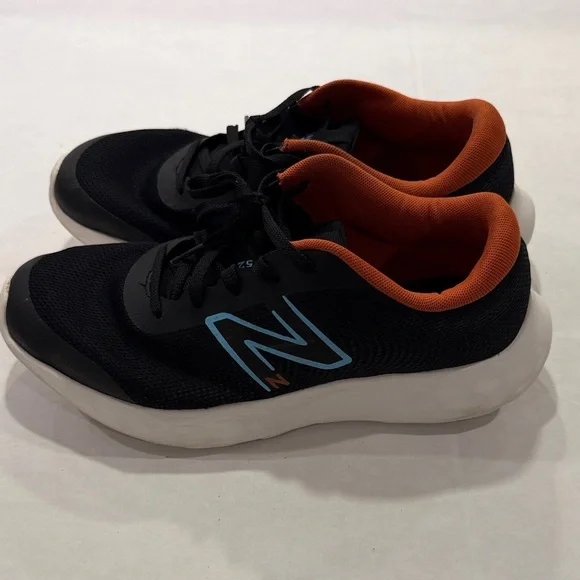New Balance Fresh Foam 520v8 Sneakers - Black/Orange - Men's Size 6.5 or Boys' 6 - Picture 8 of 8